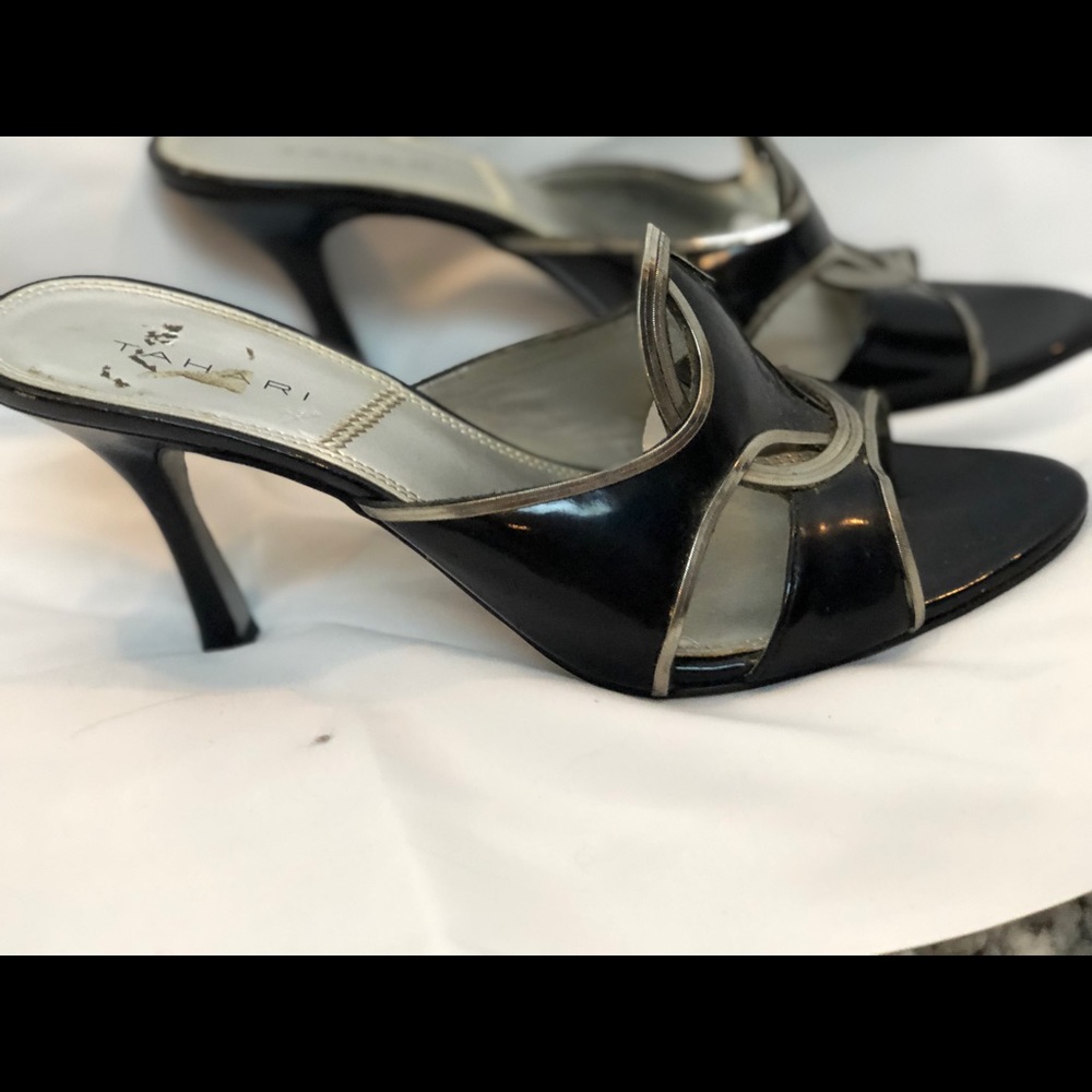 Fun Tahari sandals